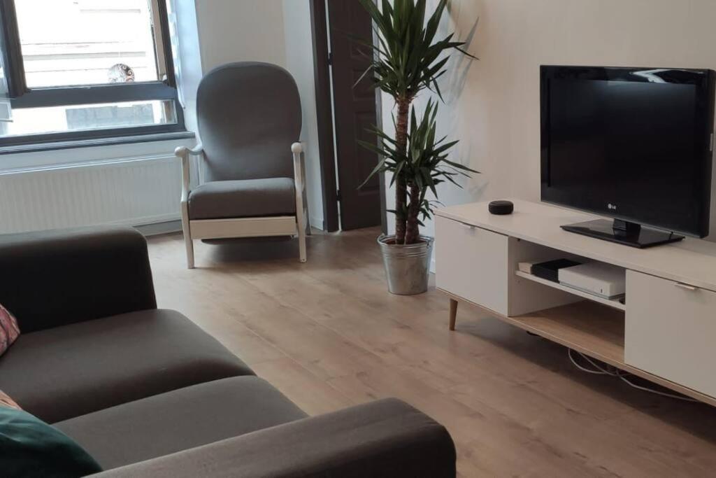 Logement 5 Personnes Proche Cv Et Parking Prive Saint-Etienne (Loire) Exterior foto